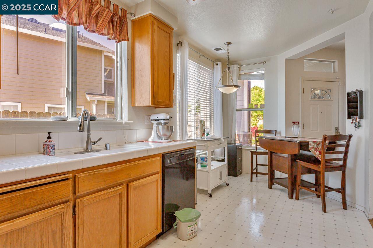Vallejo, California, 94591, United States, 2 Bedrooms Bedrooms, ,2 BathroomsBathrooms,Residential,For Sale,1805503