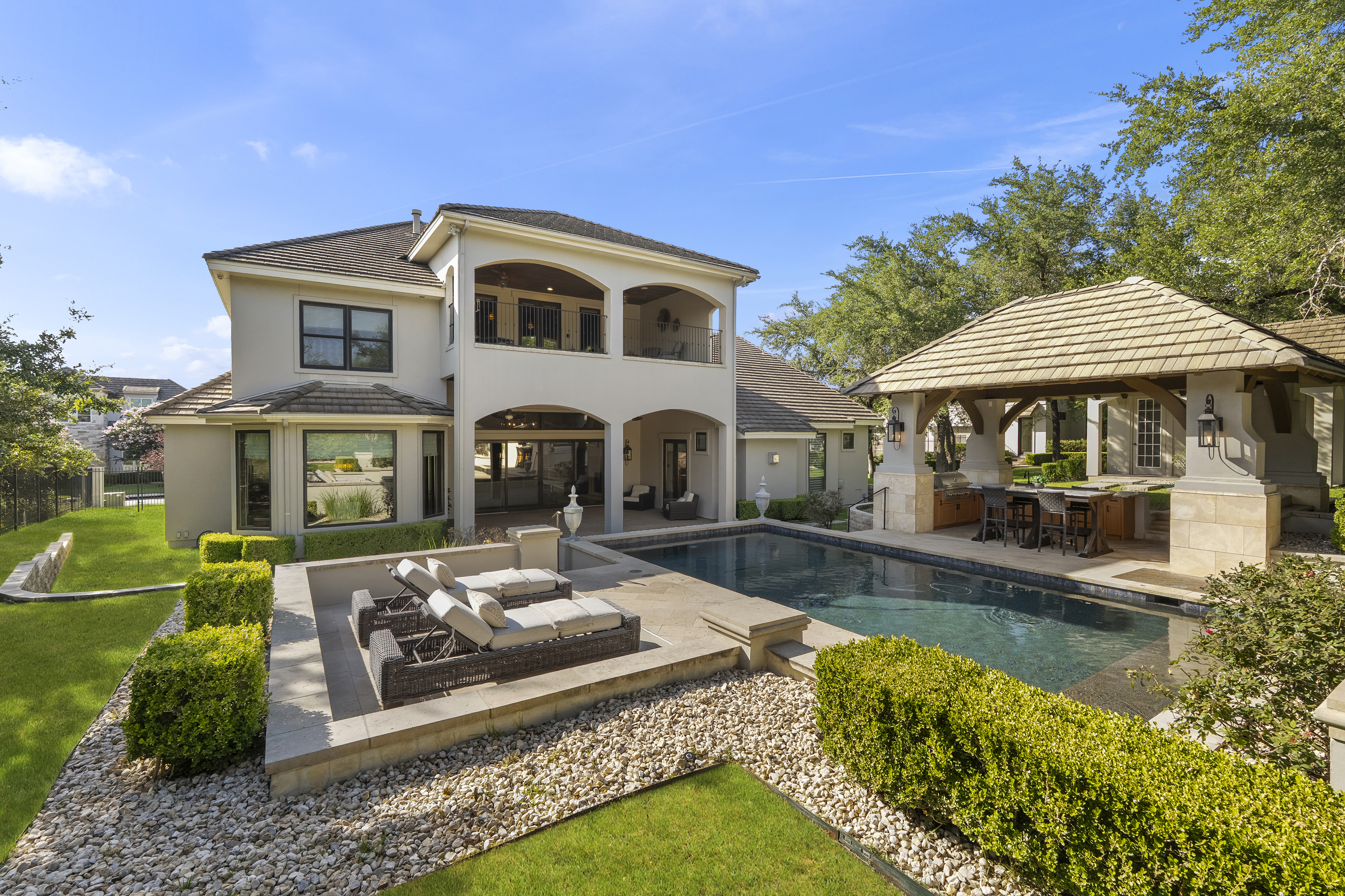  Extraordinary Estate in The Dominion with Dual Residences - 物件實景