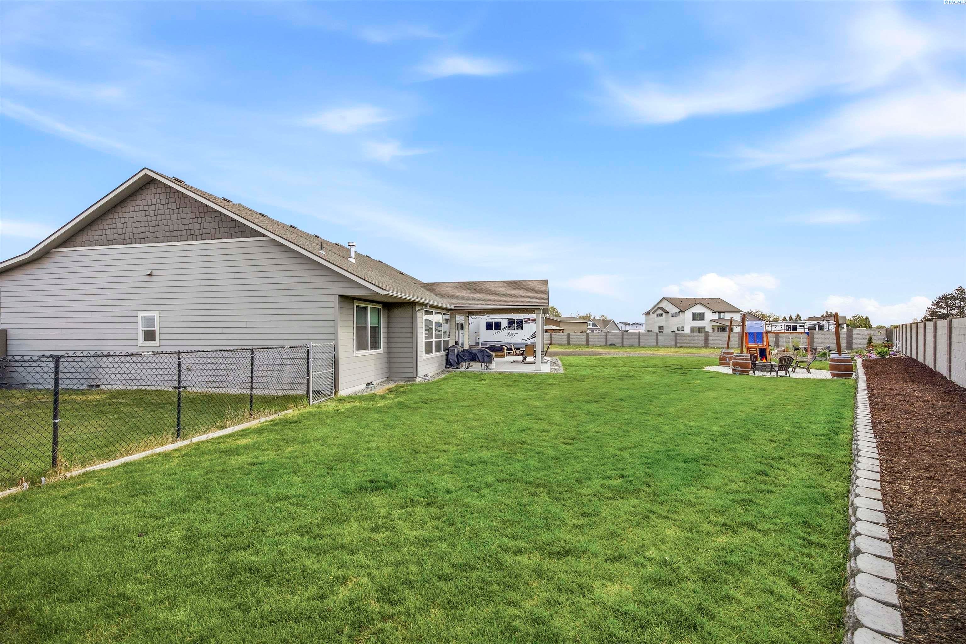 Pasco, Washington, 99301, United States, 4 Bedrooms Bedrooms, ,2 BathroomsBathrooms,Residential,For Sale,2036931