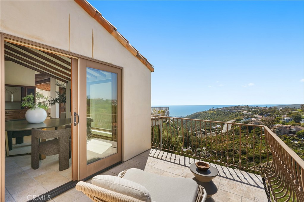 Laguna Beach, California, 92651, United States, 5 Bedrooms Bedrooms, ,6 BathroomsBathrooms,Residential,For Sale,1908512