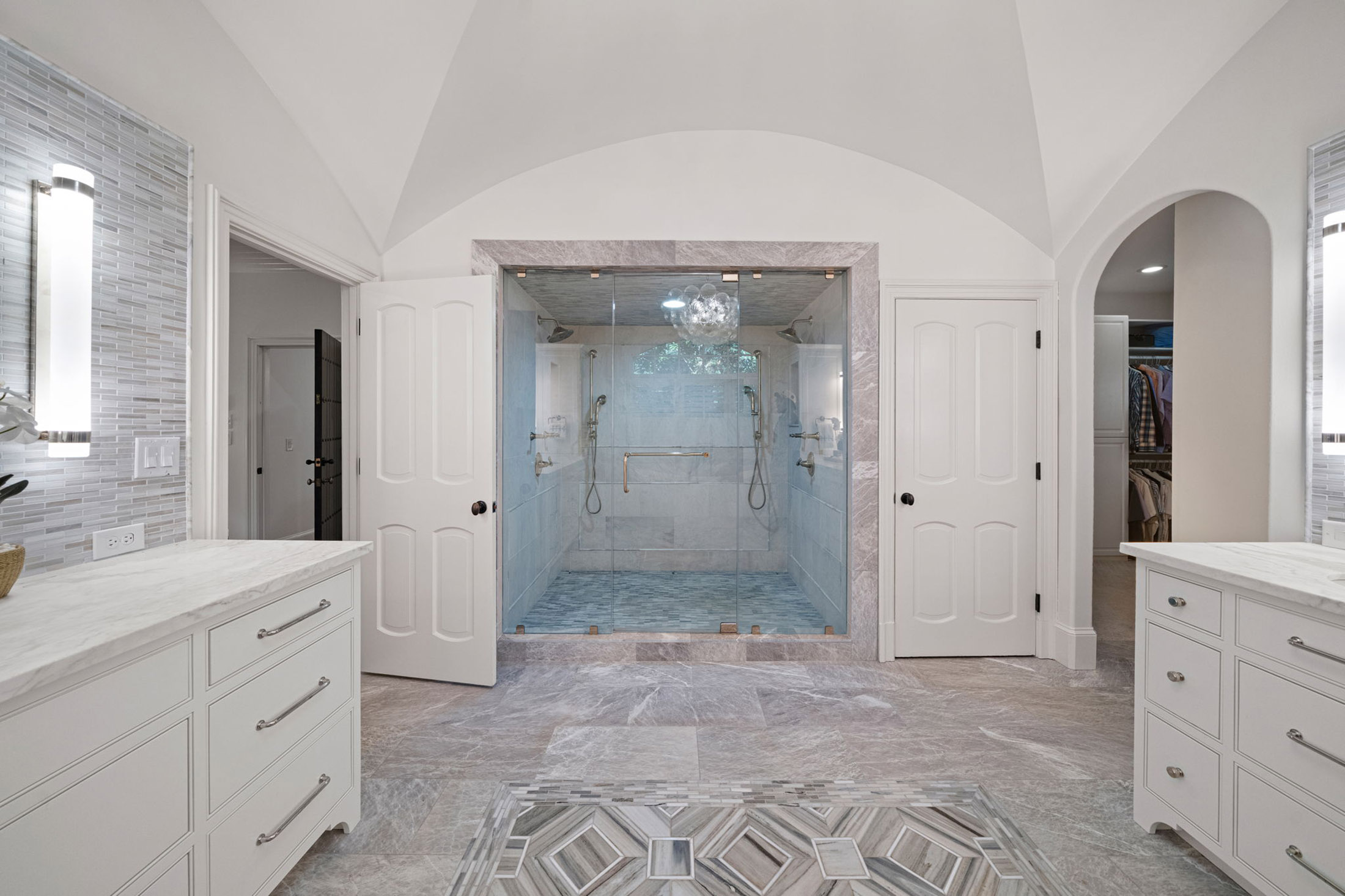  Remarkable Spanish-style Estate on 3.8+/- Private Acres - 物件實景