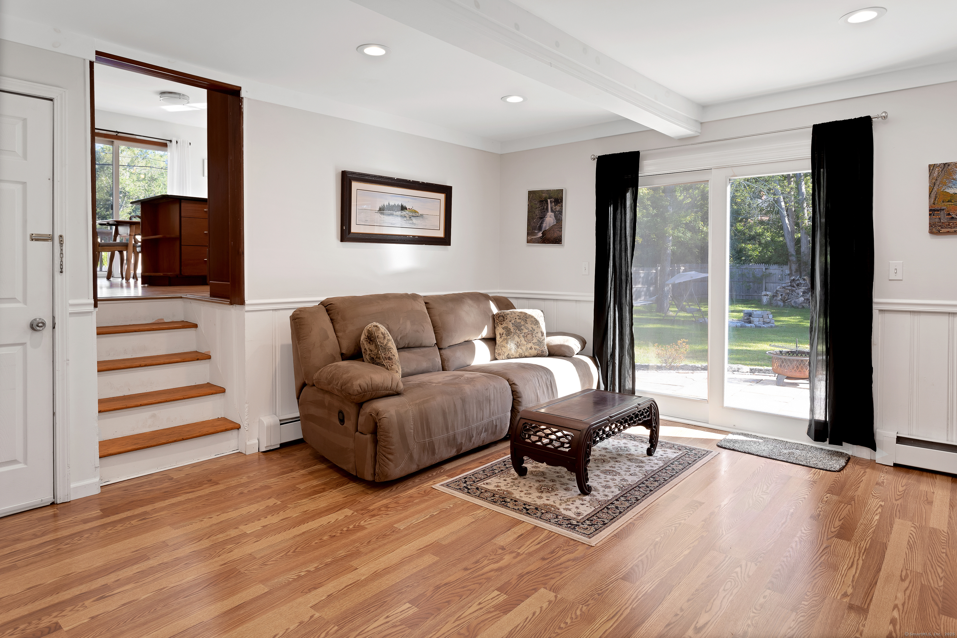 Brookfield, Connecticut, 06804, United States, 3 Bedrooms Bedrooms, ,2 BathroomsBathrooms,Residential,For Sale,1934306