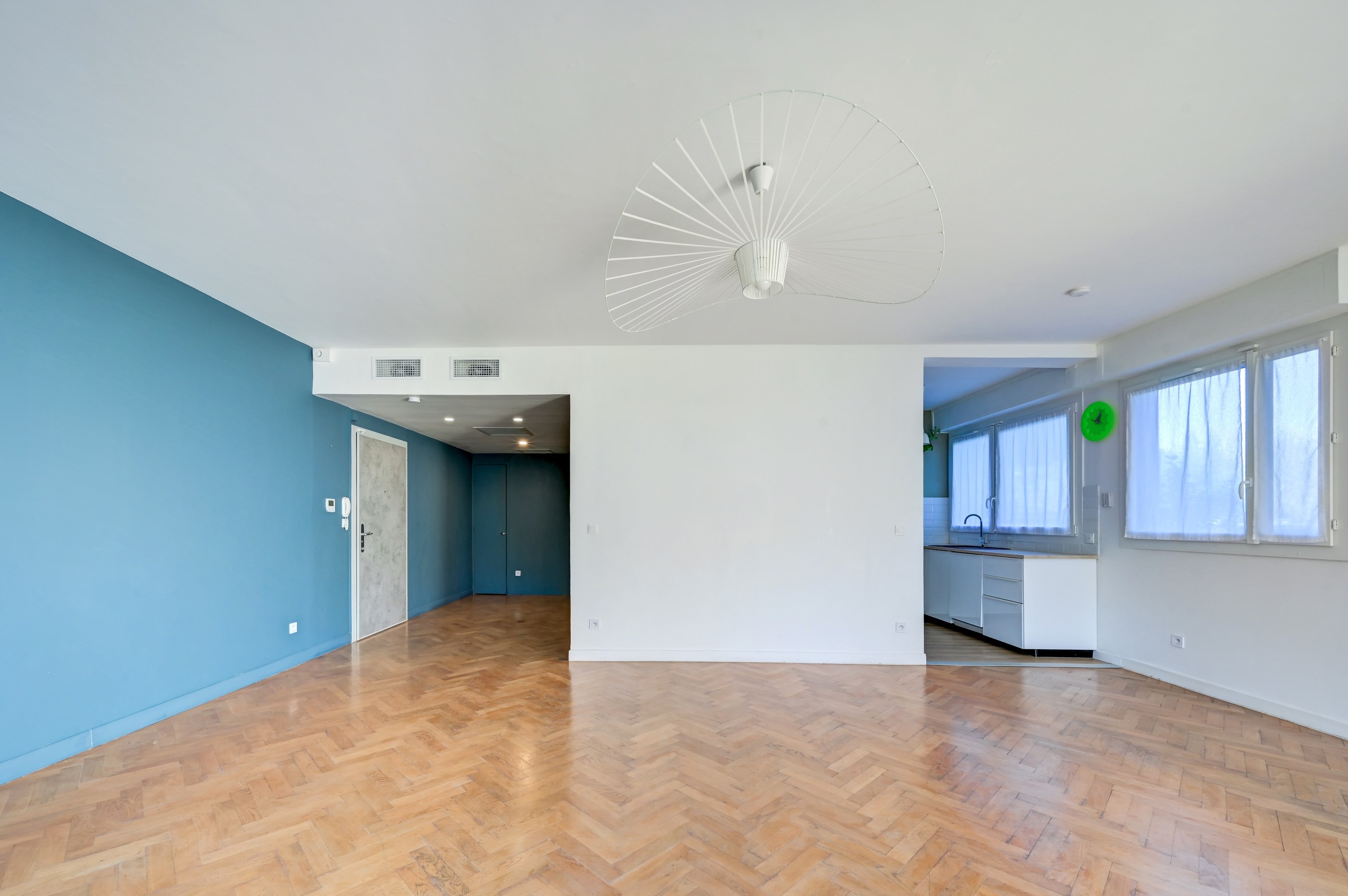  For Sale – 3-Bedroom Apartment in the City Center - 物件實景