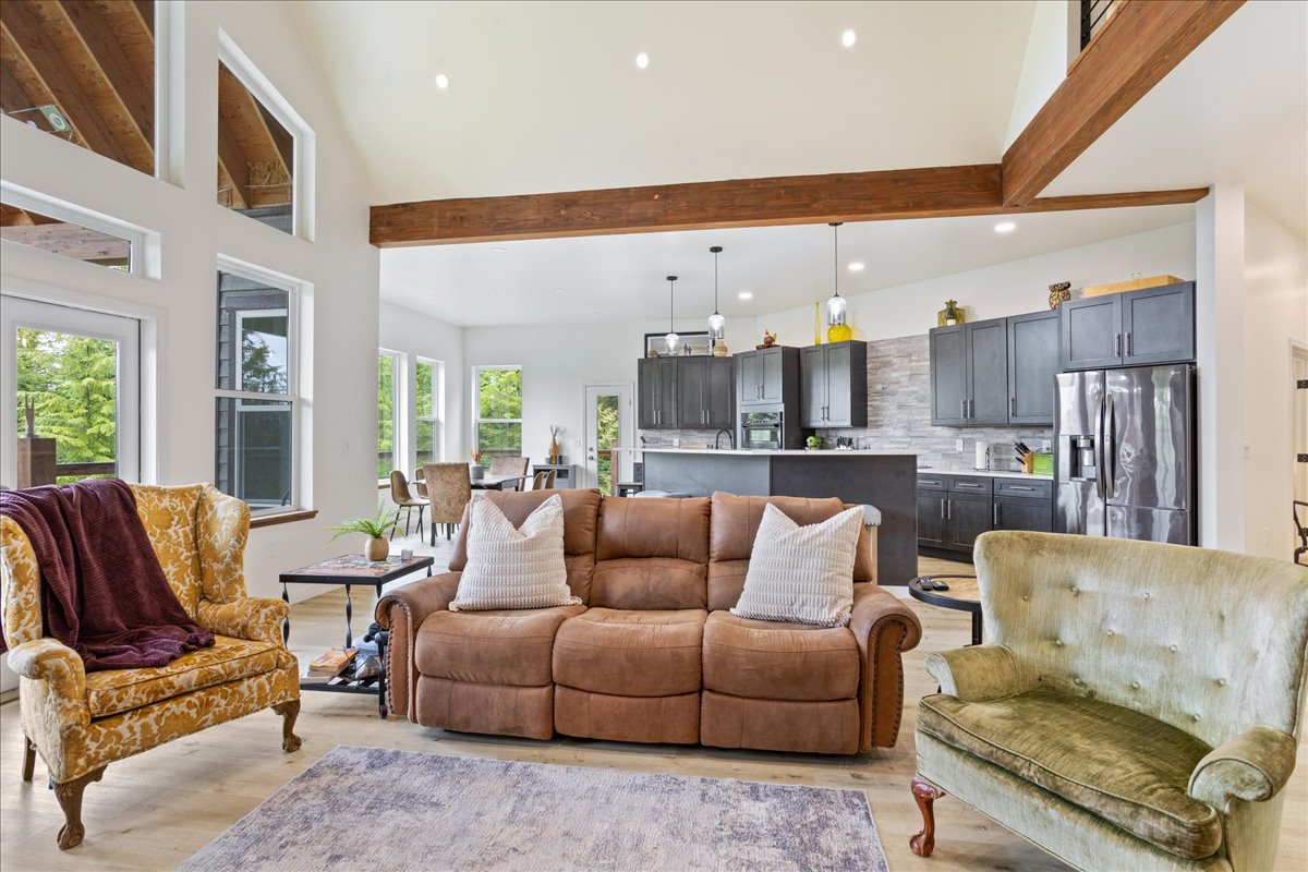 Sagle, Idaho, 83860, United States, 3 Bedrooms Bedrooms, ,4 BathroomsBathrooms,Residential,For Sale,1976949