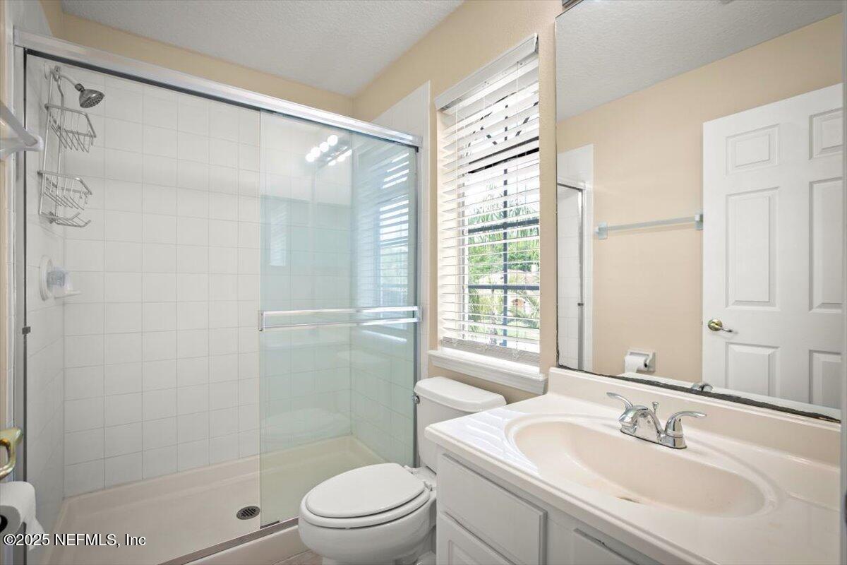 Jacksonville, Florida, 32256, United States, 5 Bedrooms Bedrooms, ,3 BathroomsBathrooms,Residential,For Sale,1975444