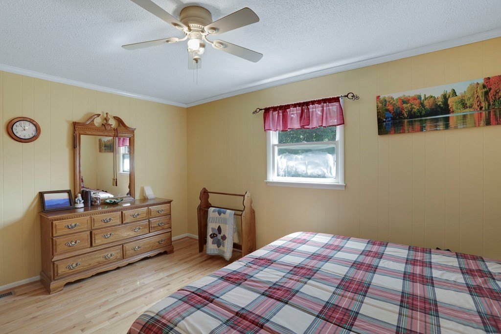 Hayesville, North Carolina, 28904, United States, 3 Bedrooms Bedrooms, ,2 BathroomsBathrooms,Residential,For Sale,1938429