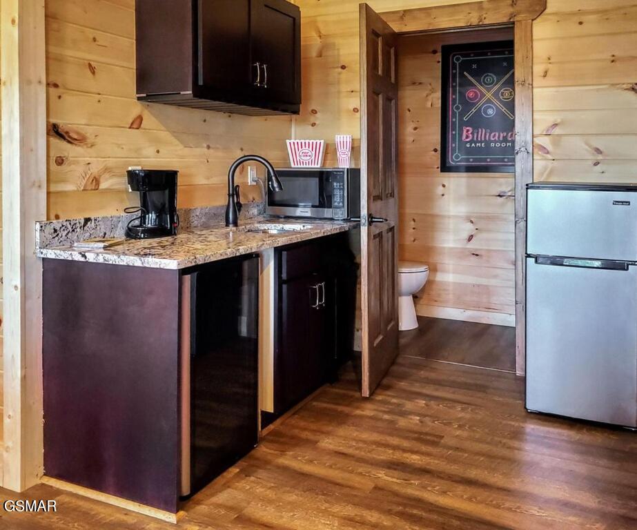 Gatlinburg, Tennessee, 37738, United States, 4 Bedrooms Bedrooms, ,6 BathroomsBathrooms,Residential,For Sale,1976574