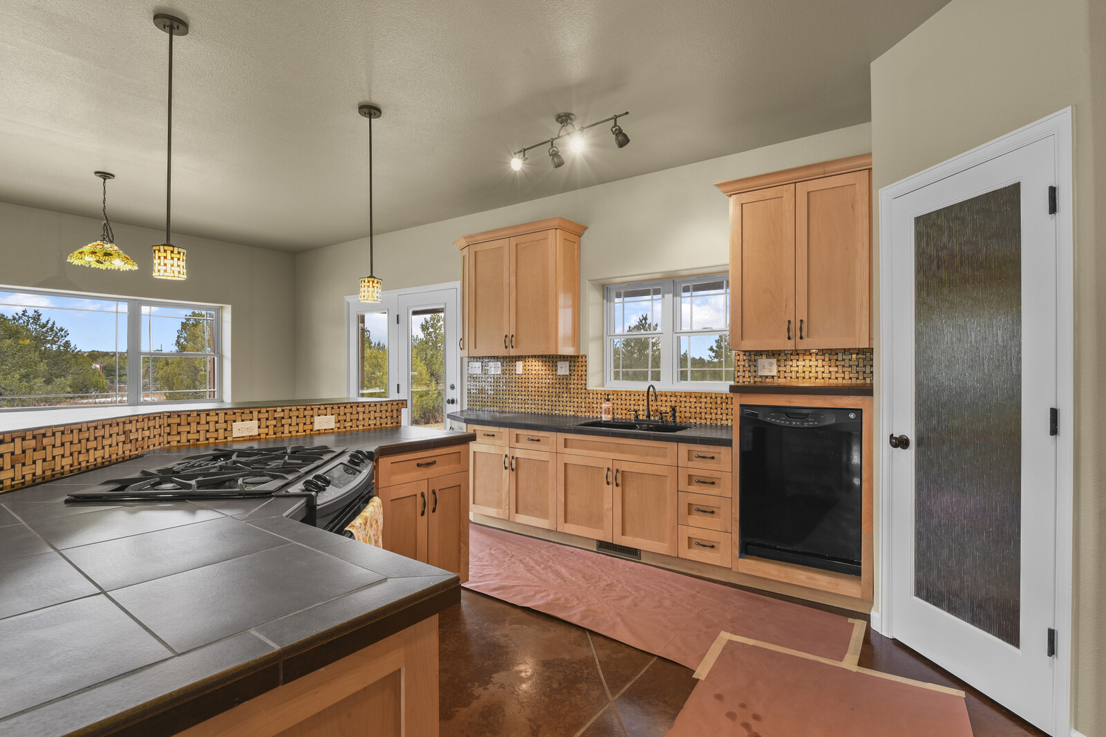 Pueblo, Colorado, 81004, United States, 2 Bedrooms Bedrooms, ,Residential,For Sale,1915514