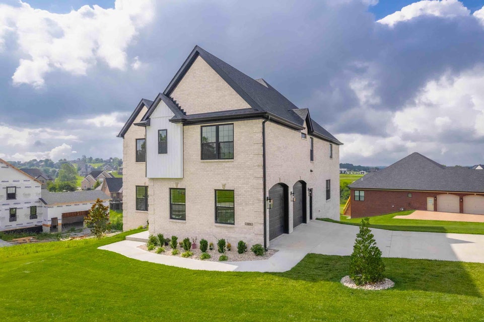 Richmond, Kentucky, 40475, United States, 5 Bedrooms Bedrooms, ,5 BathroomsBathrooms,Residential,For Sale,1881286