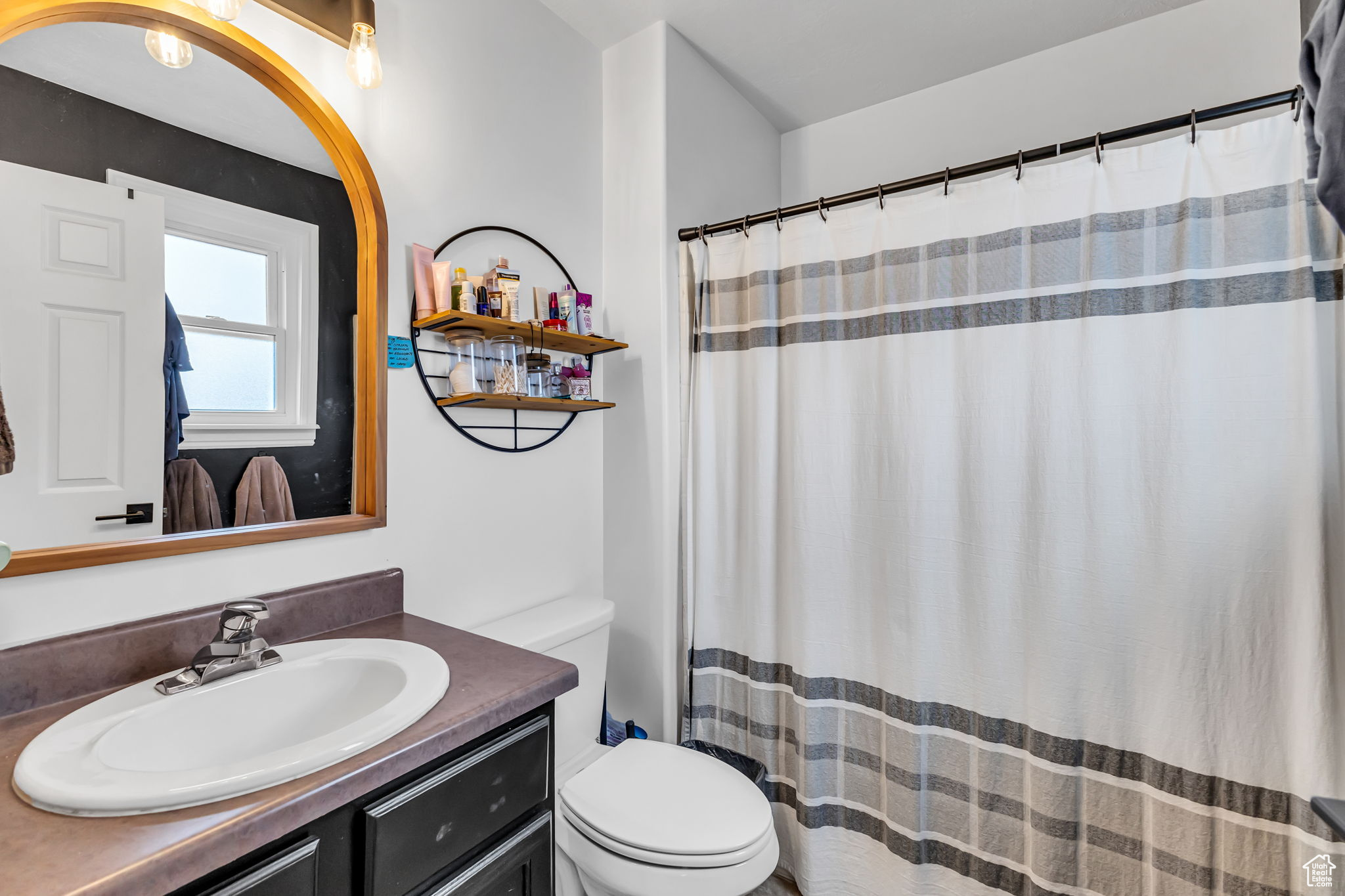Salt Lake City, Utah, 84118, United States, 4 Bedrooms Bedrooms, ,2 BathroomsBathrooms,Residential,For Sale,1818748