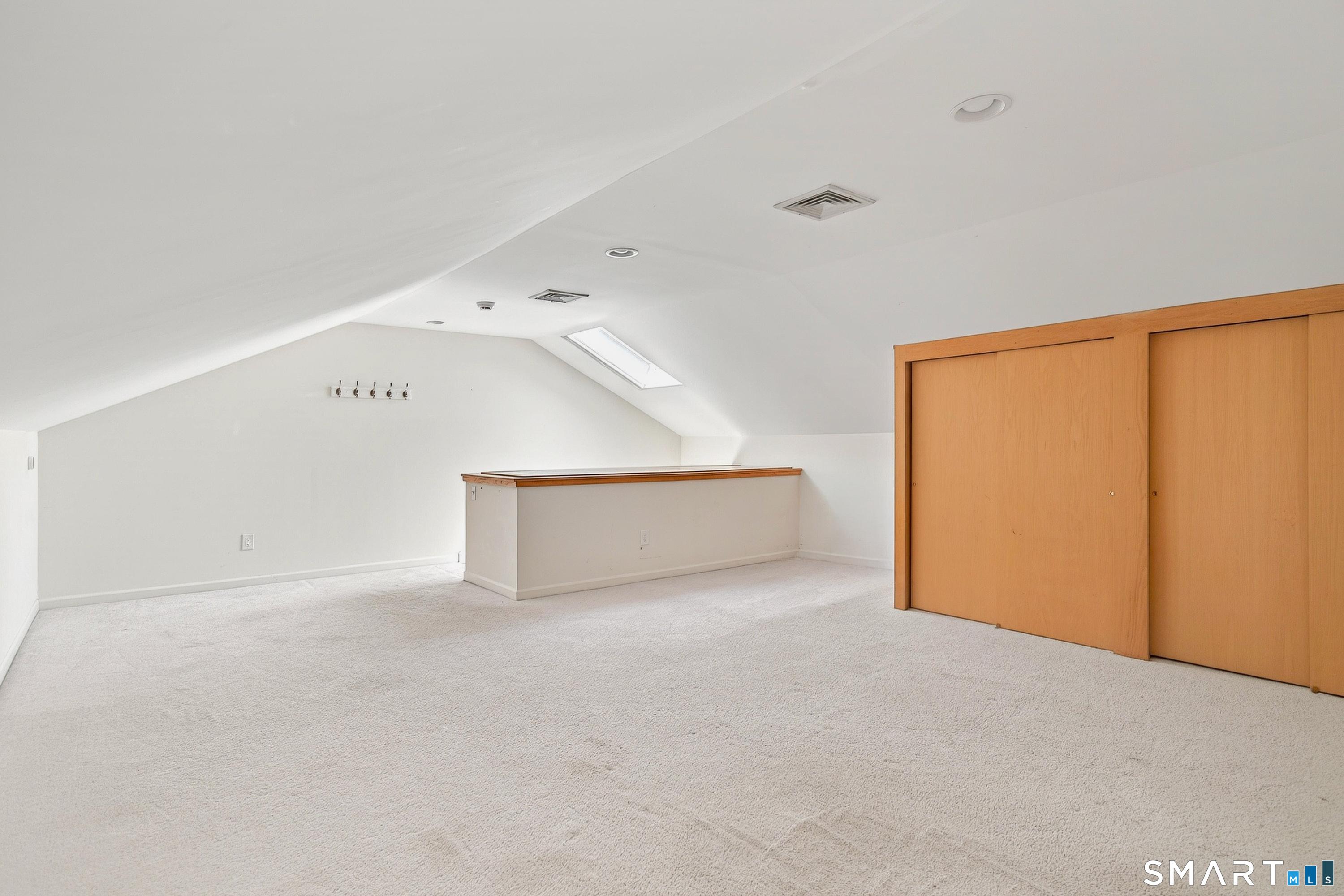 Greenwich, Connecticut, 06807, United States, 2 Bedrooms Bedrooms, ,4 BathroomsBathrooms,Residential,For Sale,2048631