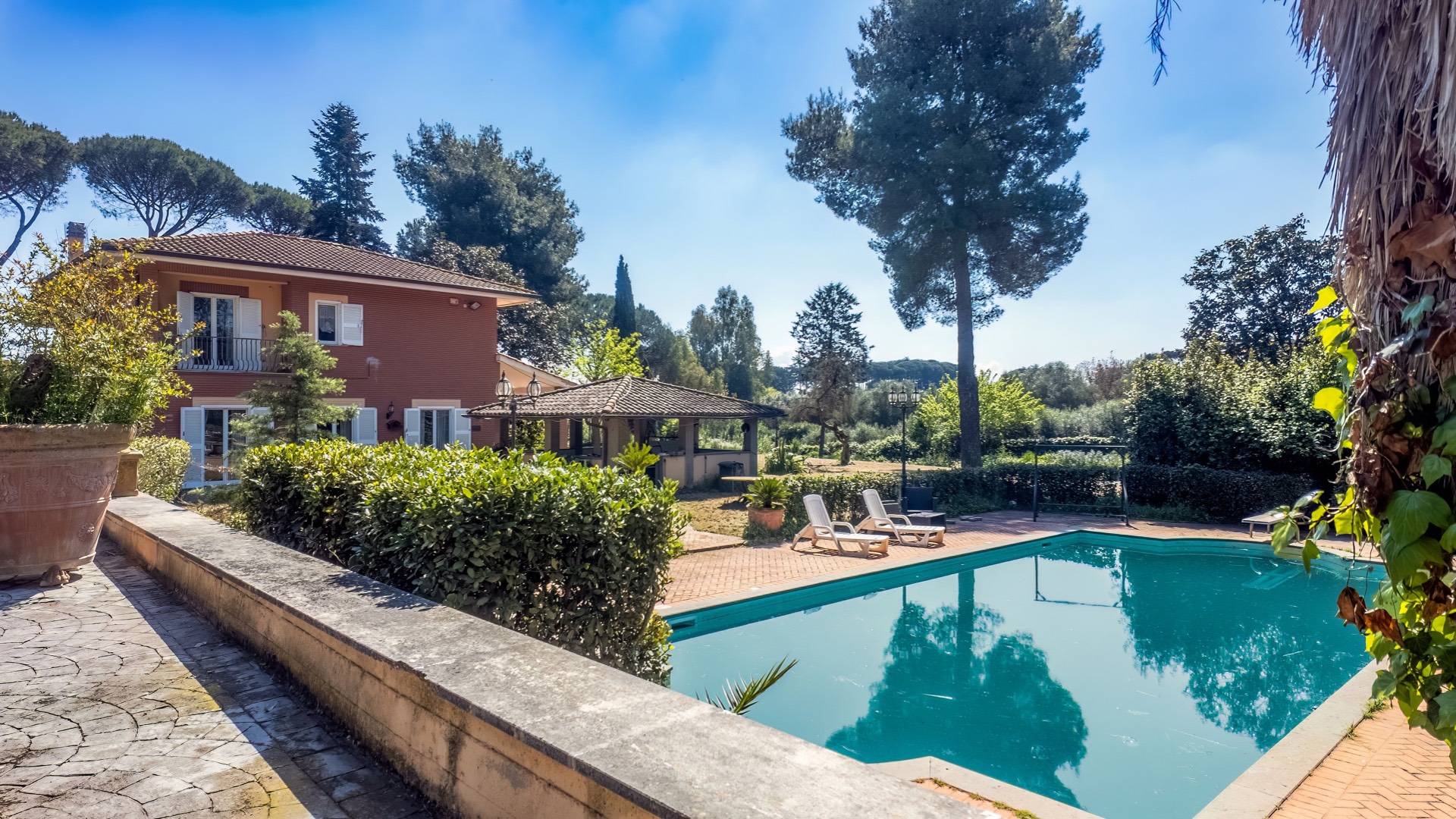 Roma, Roma, 00100, IT, 4 Bedrooms Bedrooms, ,4 BathroomsBathrooms,Residential,For Sale,1932410