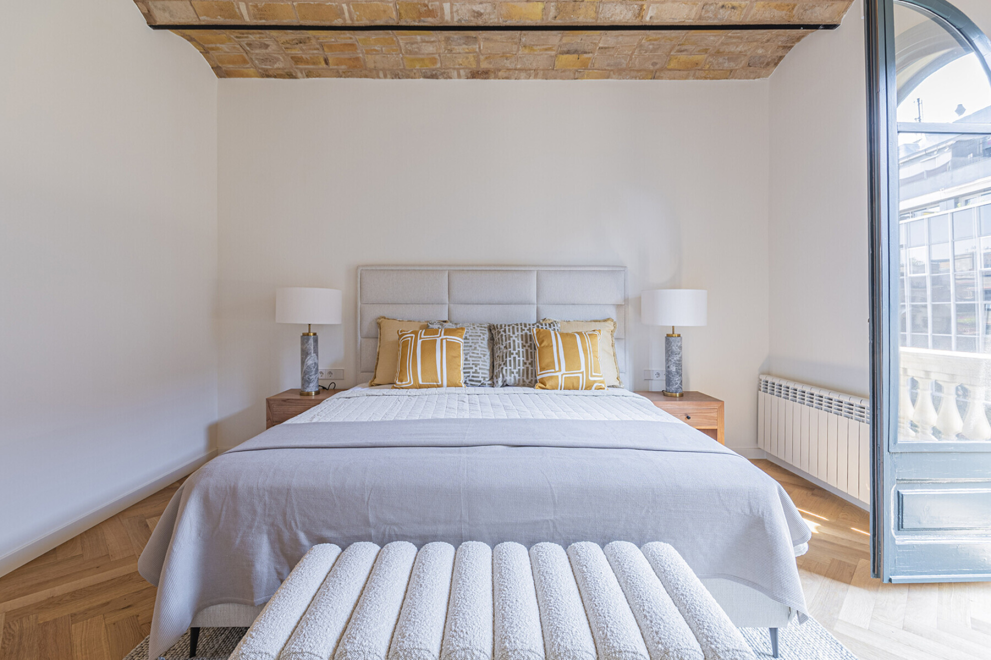  Elegant refurbished apartment of 221 m² in the Quadrat d