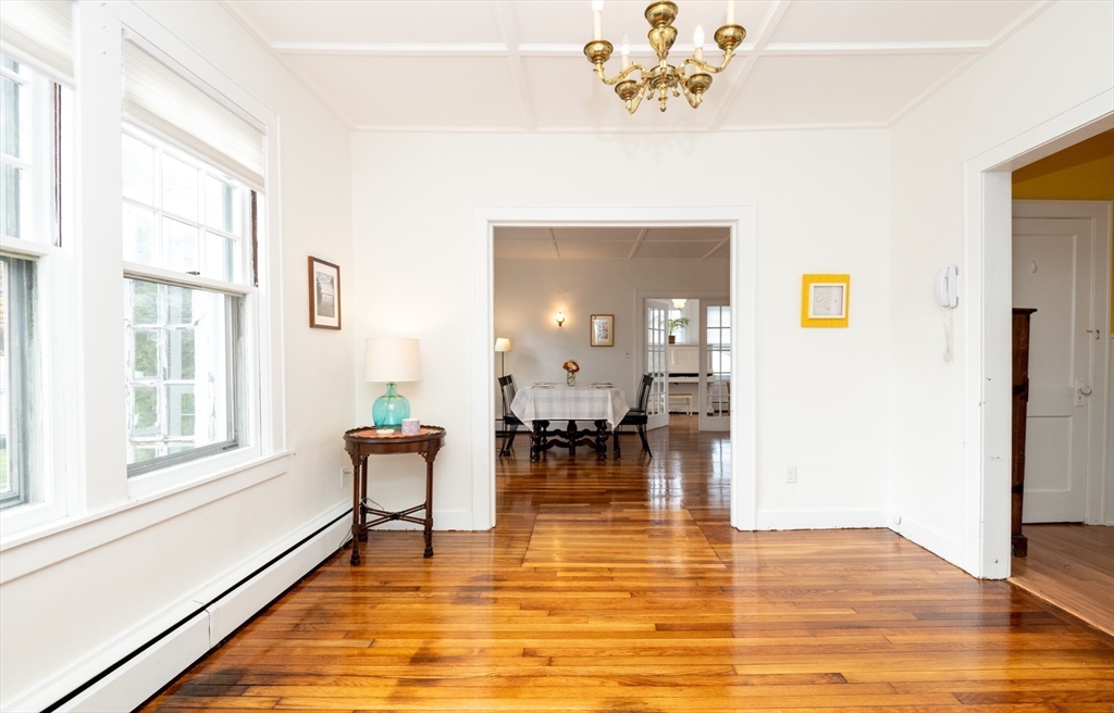 Stoneham, Massachusetts, 02180, United States, 3 Bedrooms Bedrooms, ,1 BathroomBathrooms,Residential,For Sale,1974413