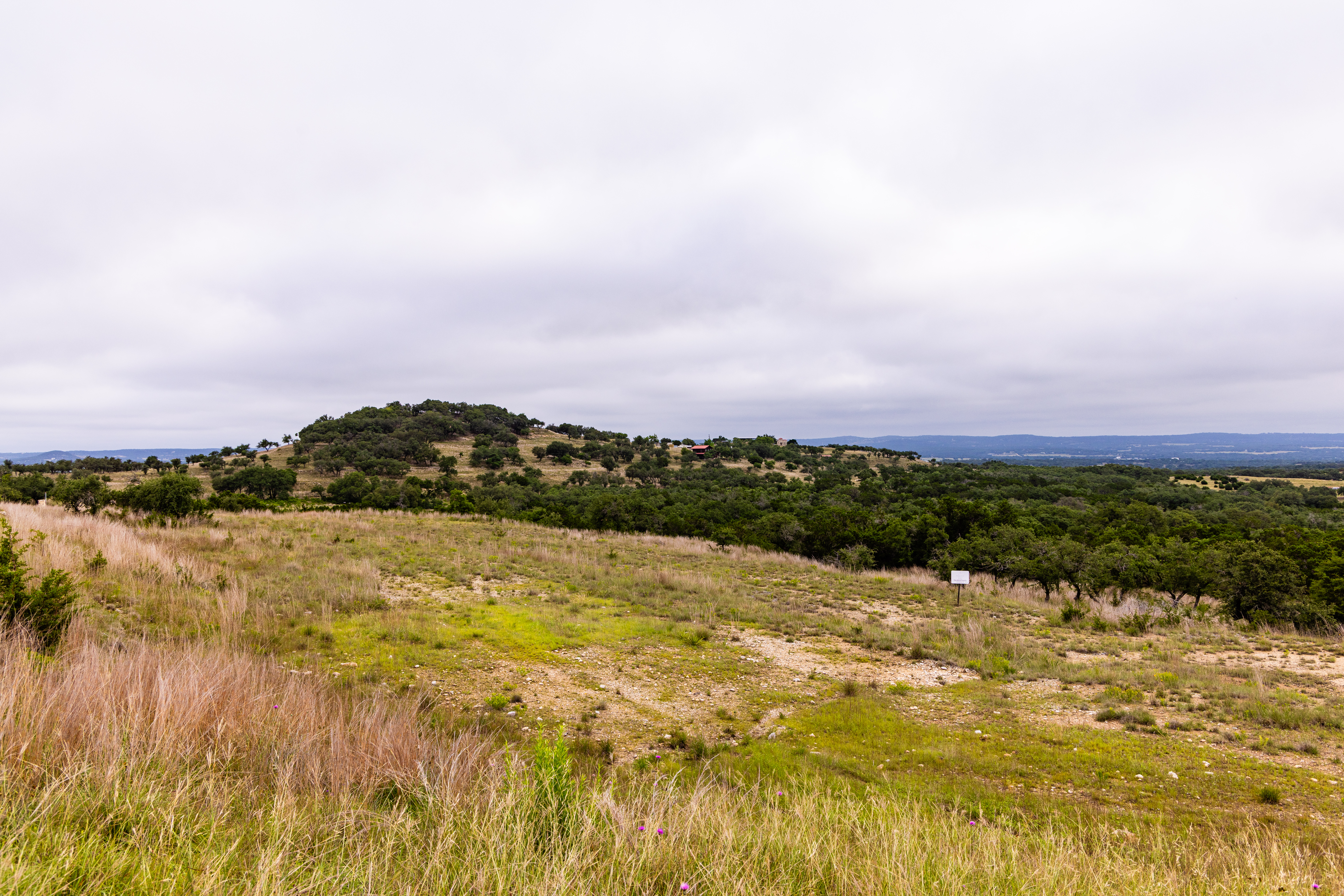  Expansive 10-Acre Lot - 物件實景