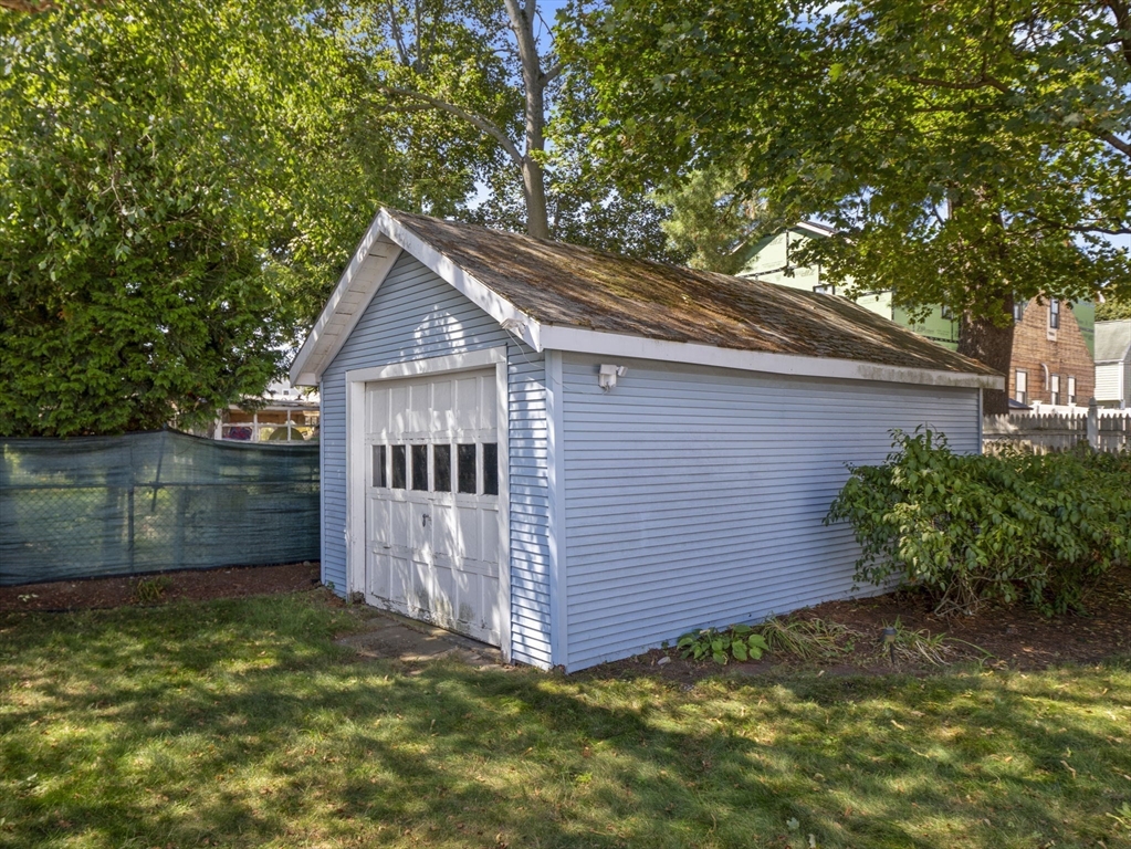 Peabody, Massachusetts, 01960, United States, 2 Bedrooms Bedrooms, ,1 BathroomBathrooms,Residential,For Sale,1930941