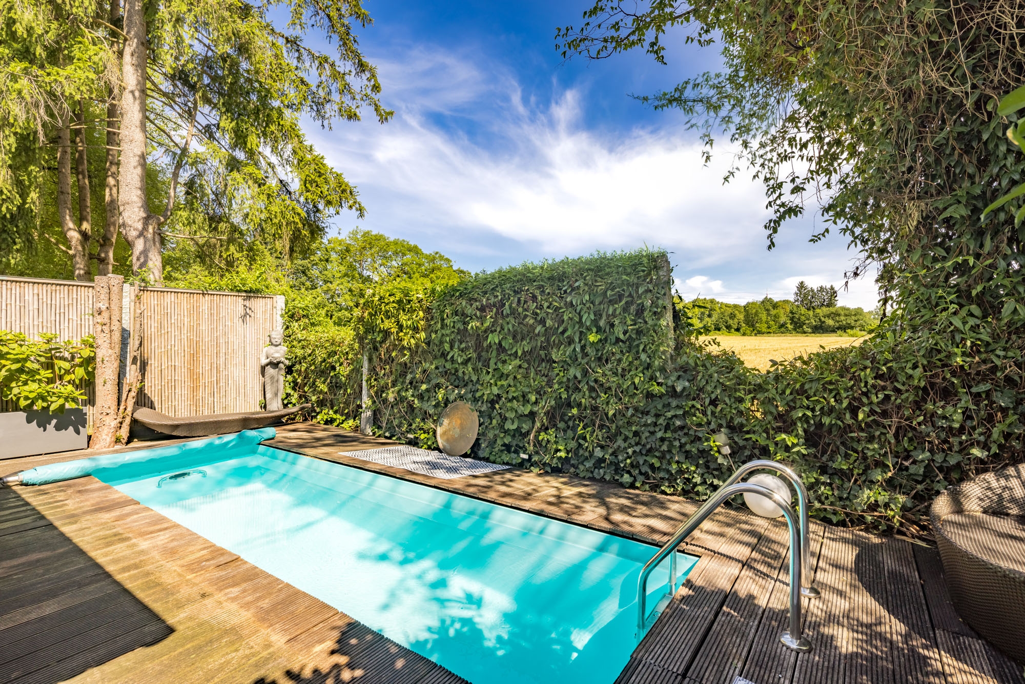  Living Between Nature and the City – Semi-Detached House with a Pool - 物件實景