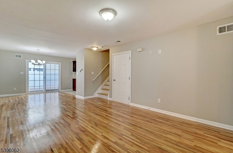 Carteret Boro, New Jersey, 07008, United States, 3 Bedrooms Bedrooms, ,3 BathroomsBathrooms,Residential,For Sale,1989162