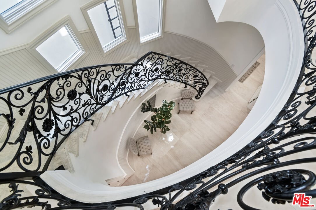Santa Monica, California, 90402, United States, 5 Bedrooms Bedrooms, ,7 BathroomsBathrooms,Residential,For Sale,1838170