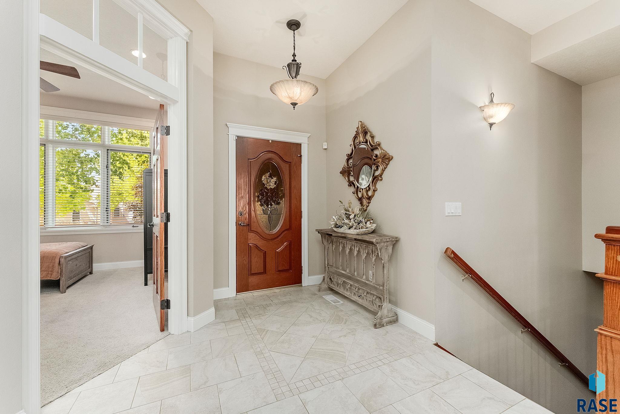 Sioux Falls, South Dakota, 57106, United States, 5 Bedrooms Bedrooms, ,3 BathroomsBathrooms,Residential,For Sale,1926717