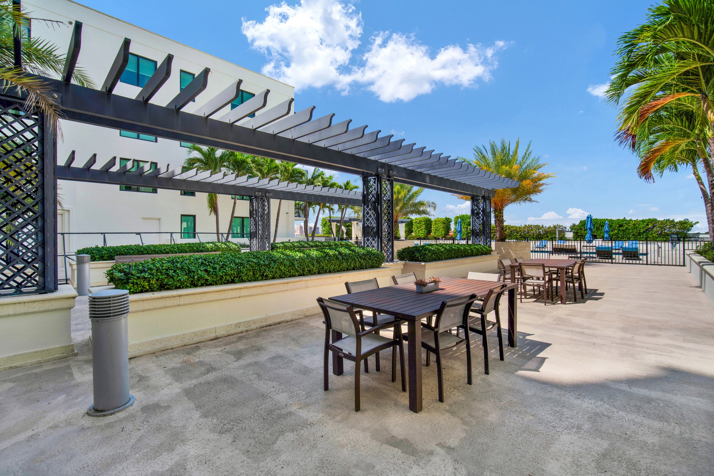  1300 Ponce De Leon Blvd, Coral Gables, FL, 33134 - 物件實景