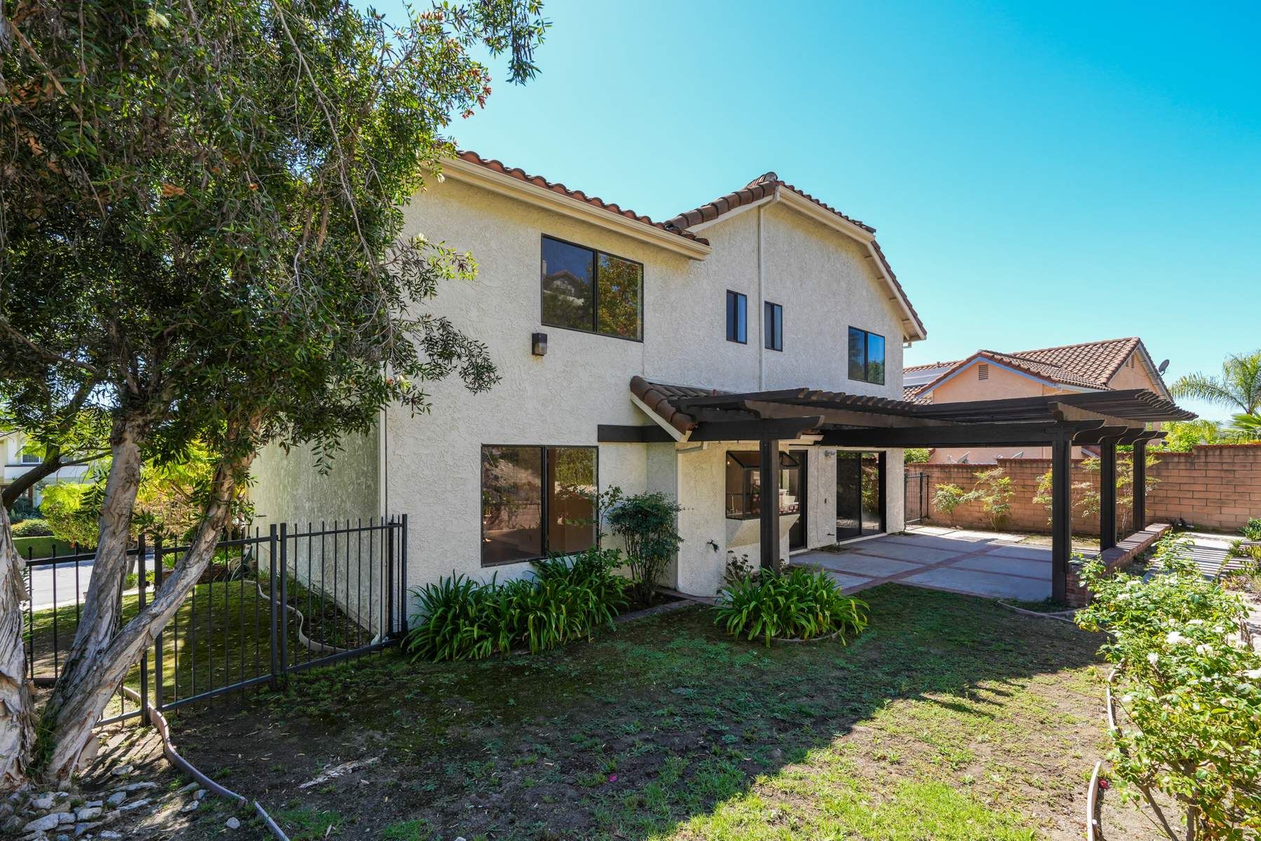  2440 Flintridge Drive - 物件實景