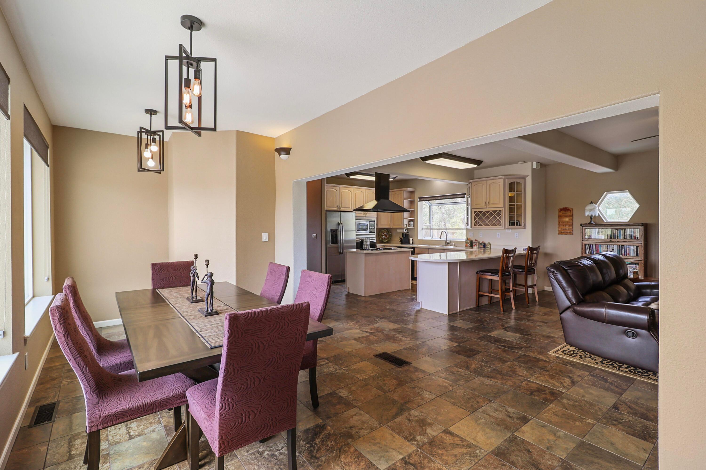 Redding, California, 96002, United States, 3 Bedrooms Bedrooms, ,3 BathroomsBathrooms,Residential,For Sale,1992839