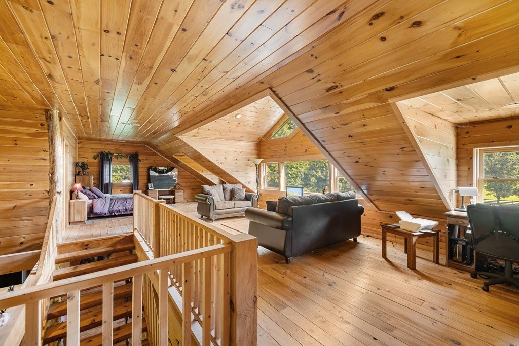 Hayesville, North Carolina, 28904, United States, 3 Bedrooms Bedrooms, ,4 BathroomsBathrooms,Residential,For Sale,1909515