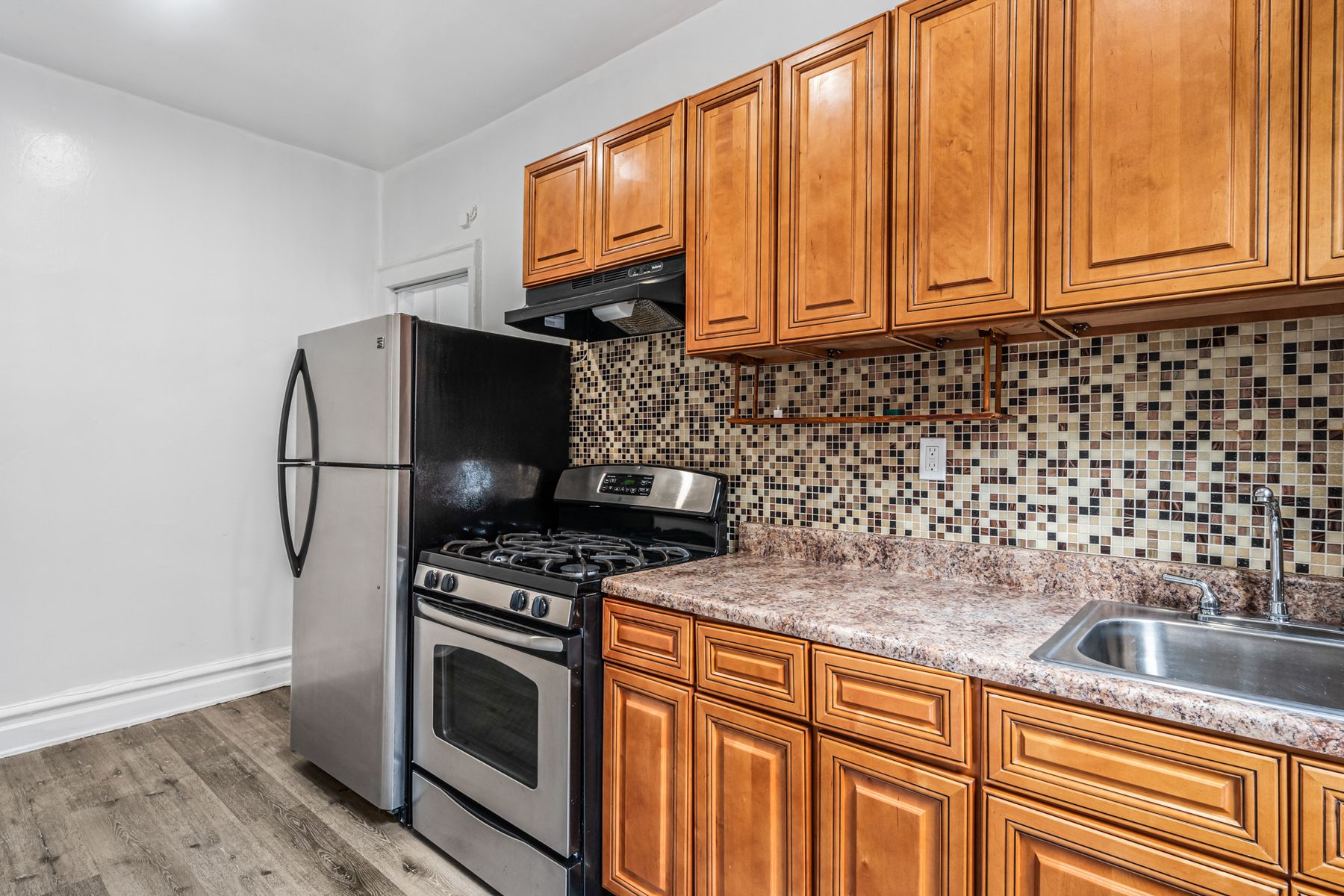  36-25 30th Street, Long Island City, NY 11106 - 物件實景