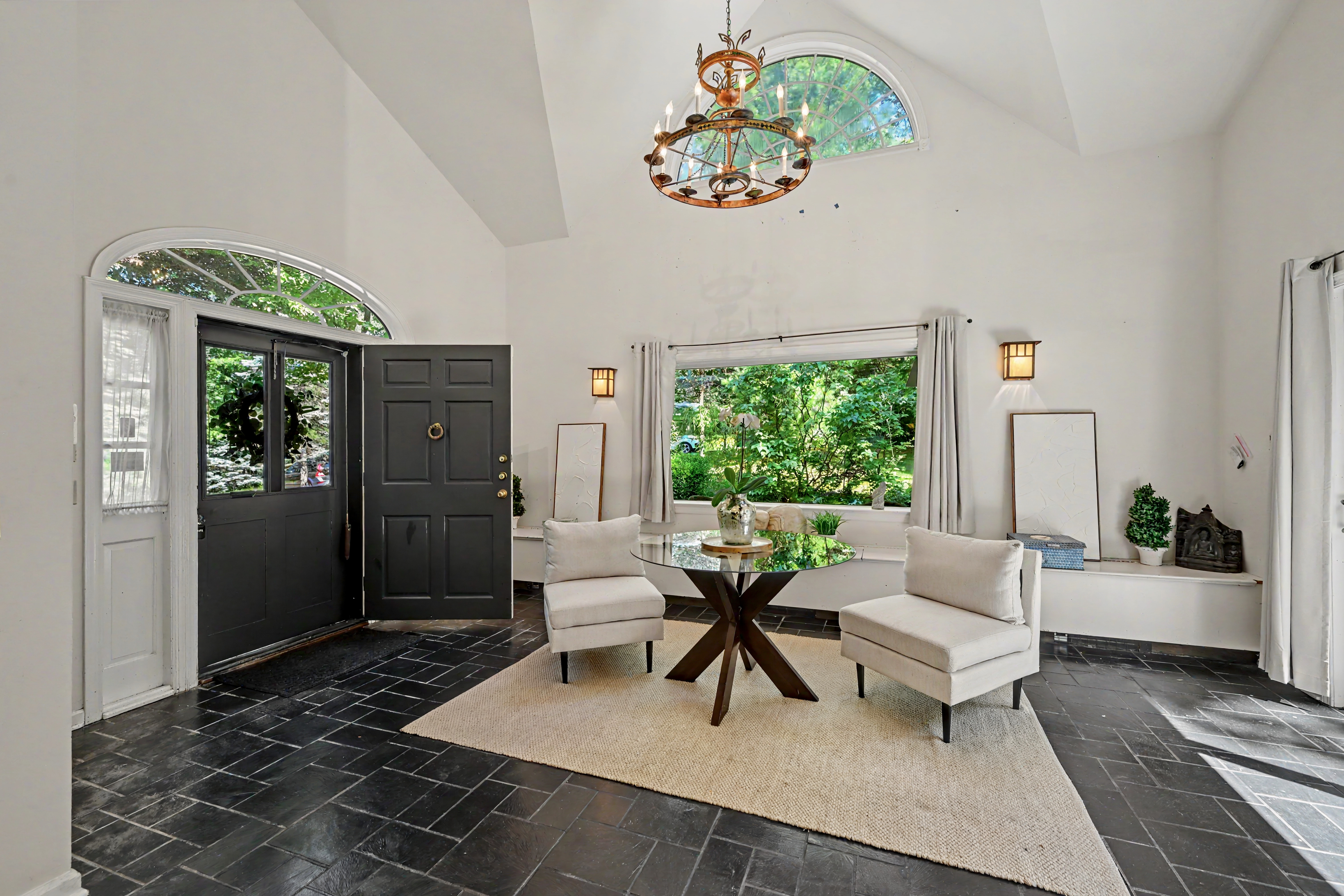  Sun-Drenched Contemporary Colonial Nestled on Two Picturesque Acres - 物件實景