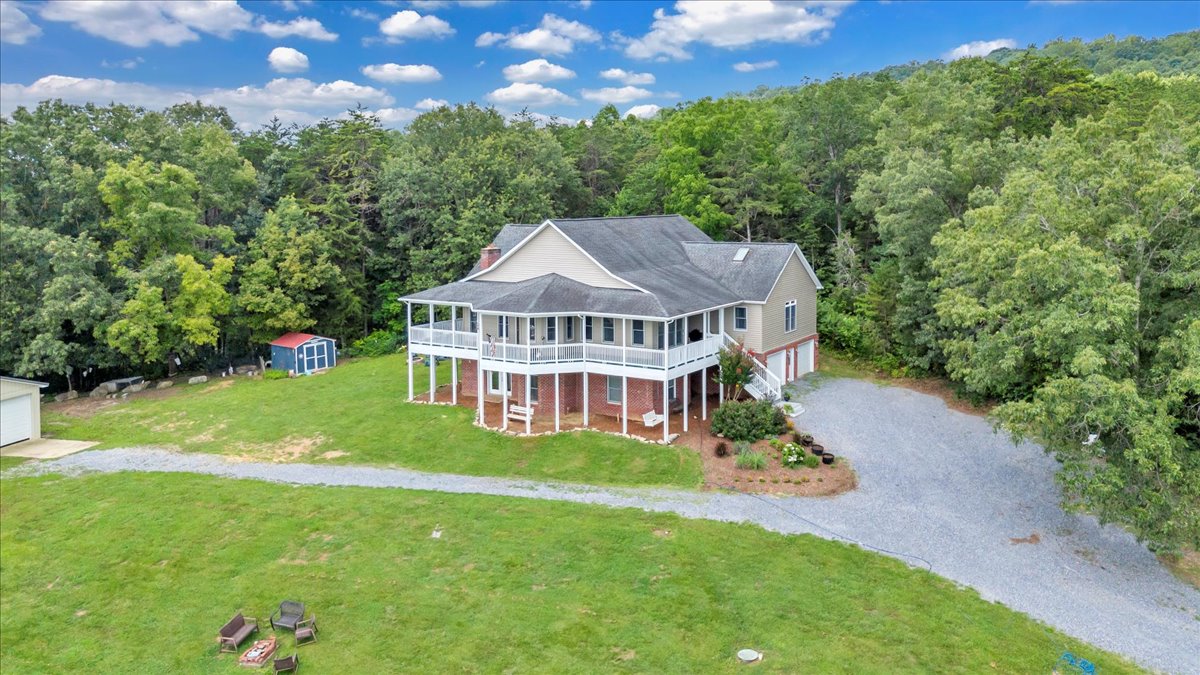 Buchanan, Virginia, 24066, United States, 5 Bedrooms Bedrooms, ,4 BathroomsBathrooms,Residential,For Sale,1900741