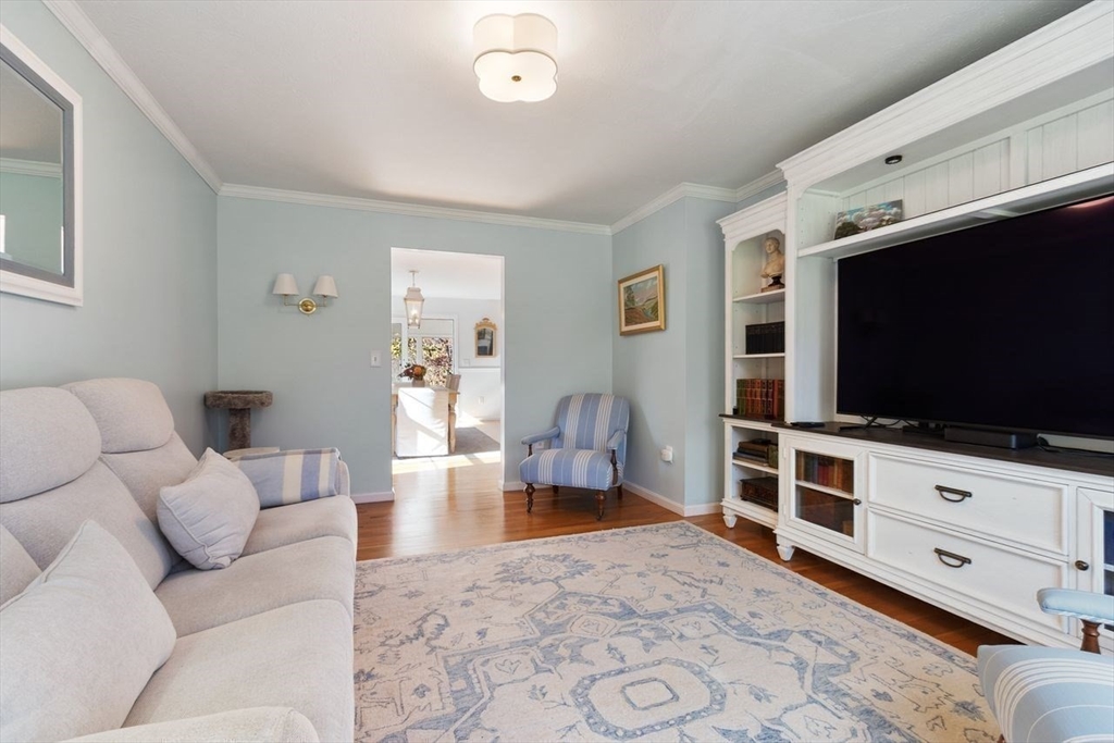 Westford, Massachusetts, 01886, United States, 4 Bedrooms Bedrooms, ,4 BathroomsBathrooms,Residential,For Sale,1987953