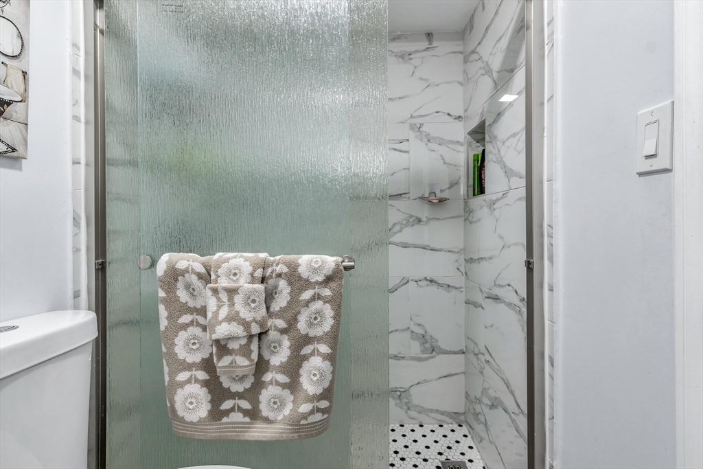 Methuen, Massachusetts, 01844, United States, 6 Bedrooms Bedrooms, ,4 BathroomsBathrooms,Residential,For Sale,2015357