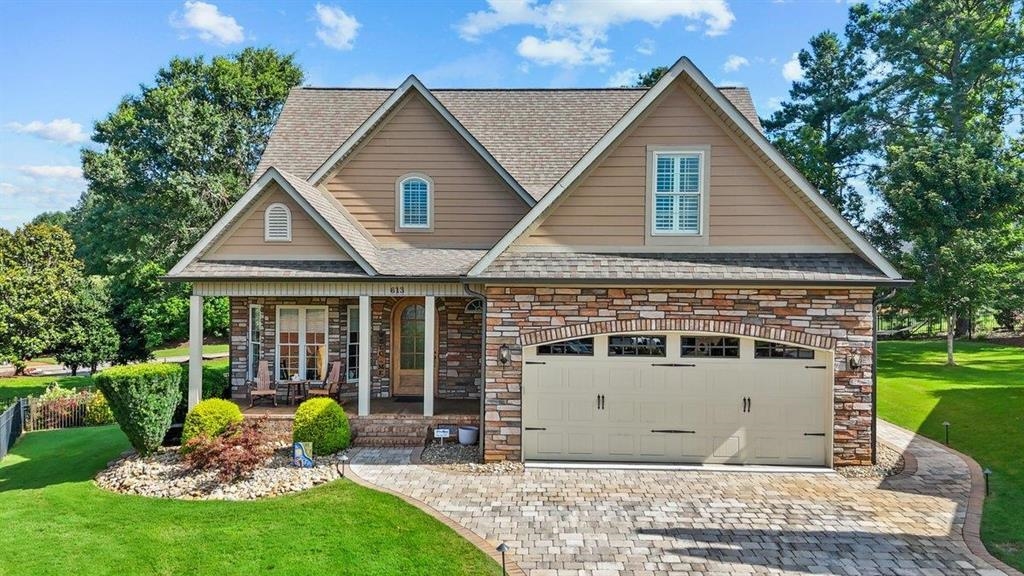 Inman, South Carolina, 29349, United States, 3 Bedrooms Bedrooms, ,4 BathroomsBathrooms,Residential,For Sale,1934992
