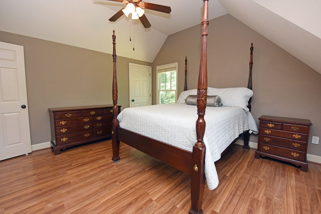 Hiawassee, Georgia, 30546, United States, 3 Bedrooms Bedrooms, ,4 BathroomsBathrooms,Residential,For Sale,1877027