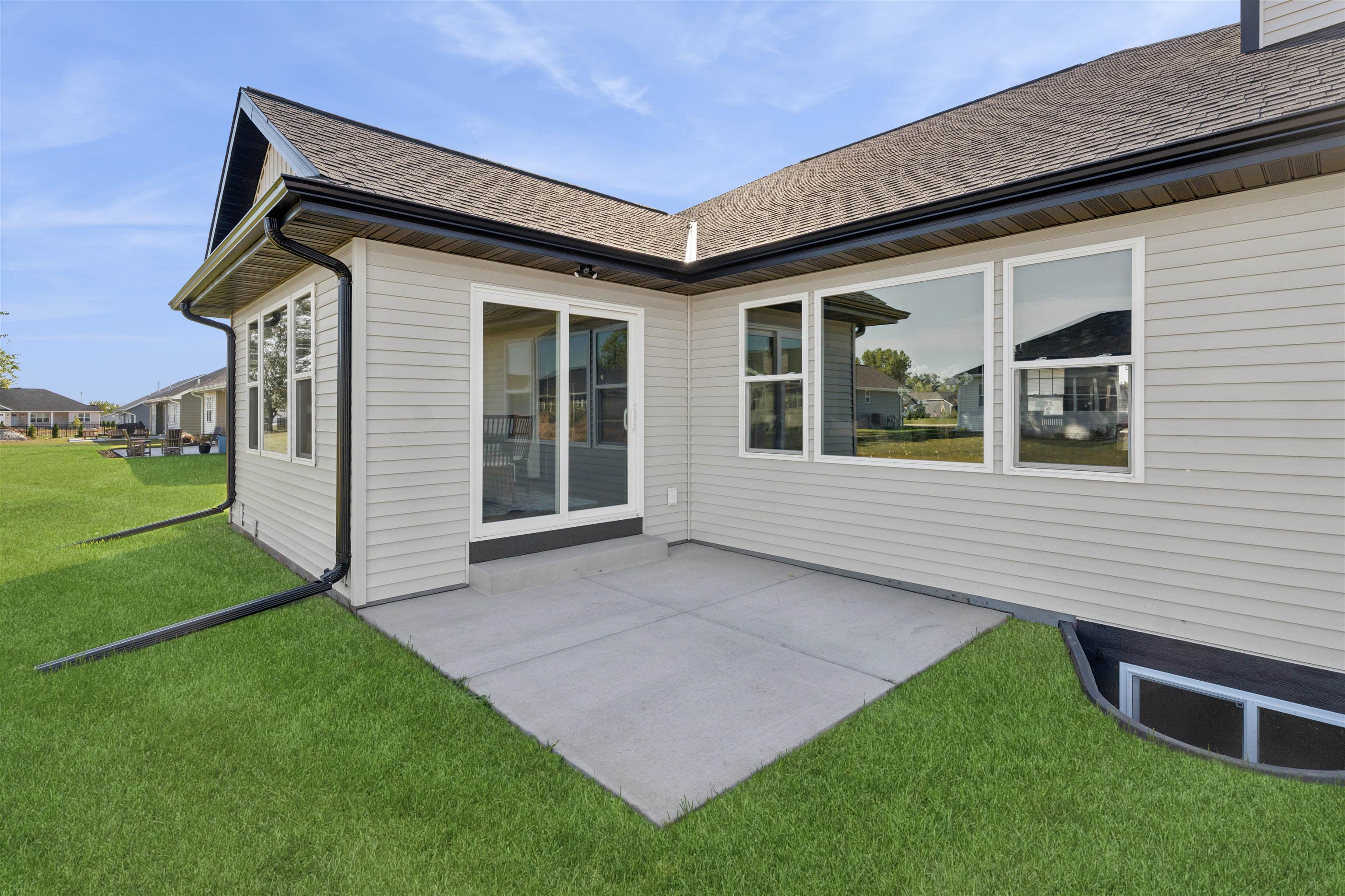 DE PERE, Wisconsin, 54115, United States, 3 Bedrooms Bedrooms, ,3 BathroomsBathrooms,Residential,For Sale,1696828