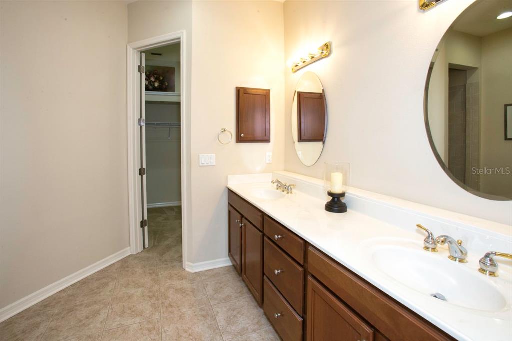 Bradenton, Florida, 34209, United States, 3 Bedrooms Bedrooms, ,2 BathroomsBathrooms,Residential,For Sale,1960540