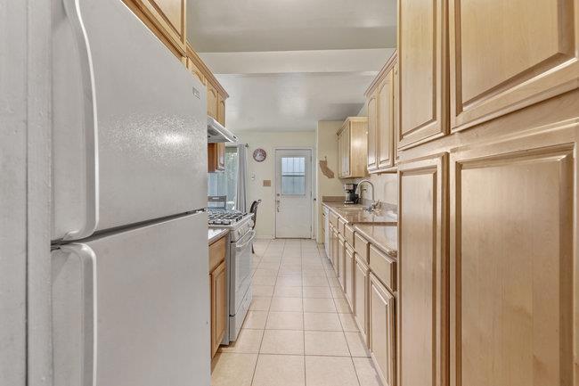 Salinas, California, 93906, United States, 4 Bedrooms Bedrooms, ,2 BathroomsBathrooms,Residential,For Sale,1989866