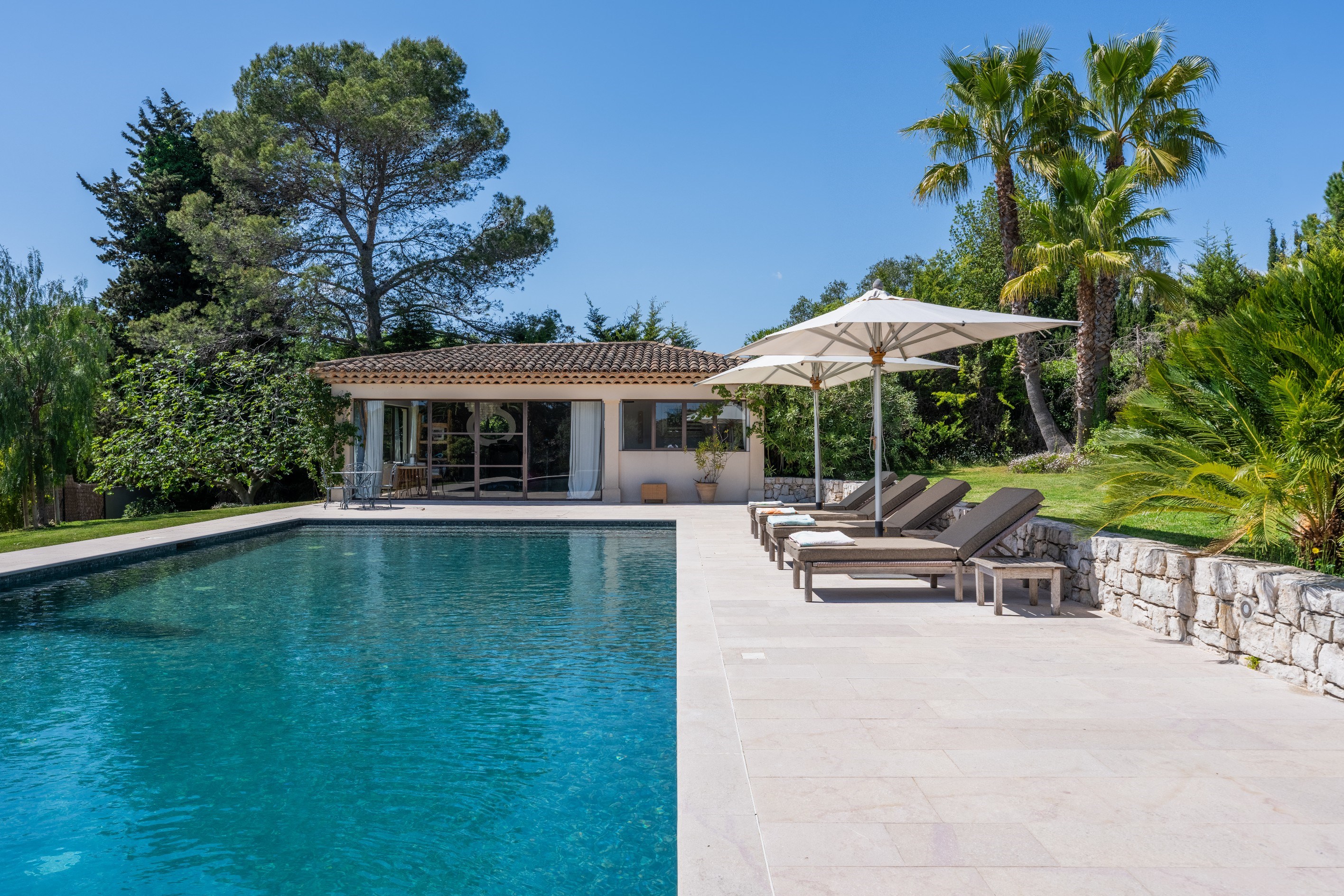  Valbonne luxury villa with pool, guest house and 6 bedrooms near international … - 物件實景