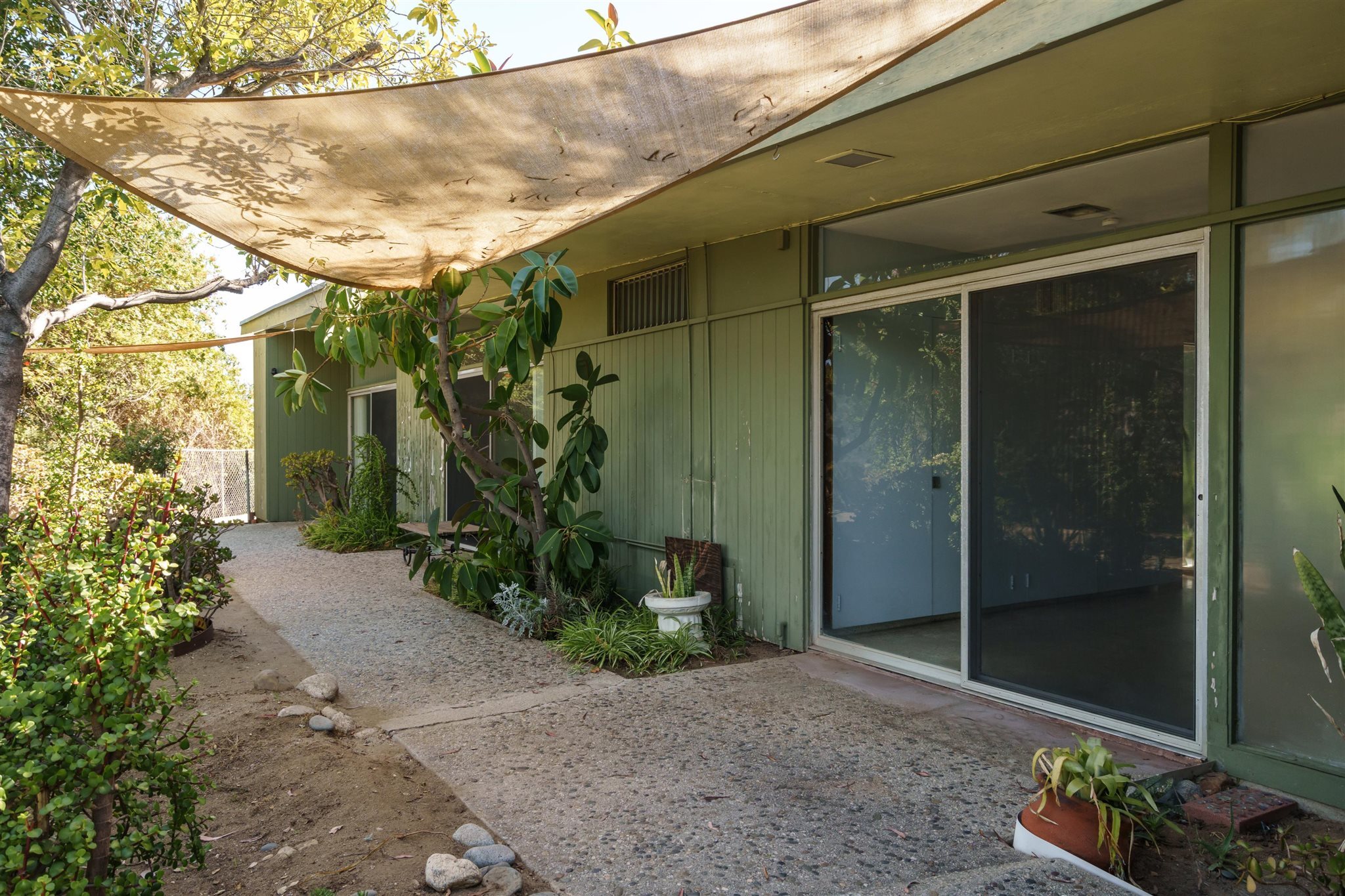  2885 Edgewick Road - 物件實景
