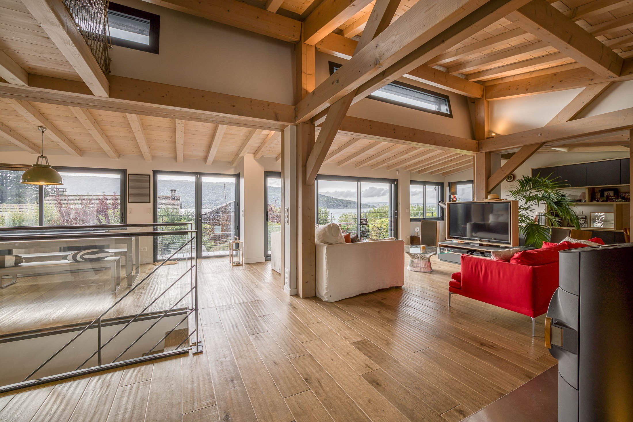  A contemporary, light-filled property offering breathtaking views over Lake Ann… - 物件實景