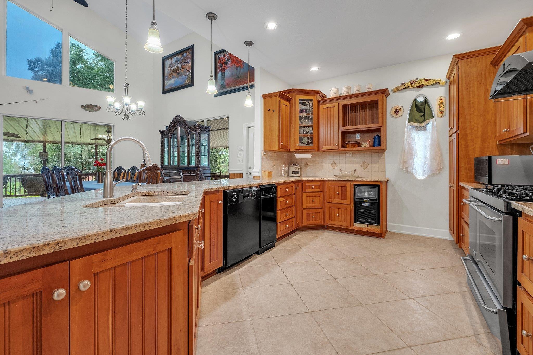 Quincy, Florida, 32351, United States, 3 Bedrooms Bedrooms, ,2 BathroomsBathrooms,Residential,For Sale,1804013