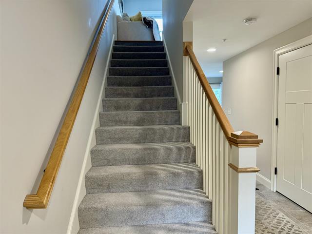 Dover, New Hampshire, 03820, United States, 2 Bedrooms Bedrooms, ,3 BathroomsBathrooms,Residential,For Sale,1913477