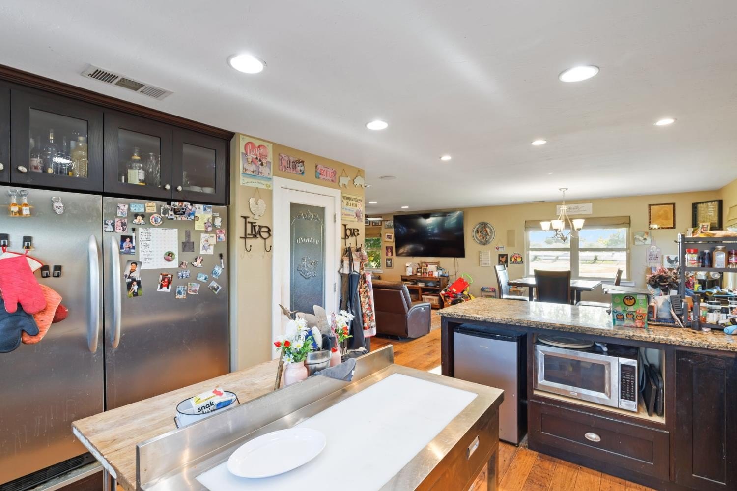 Clovis, California, 93619, United States, 4 Bedrooms Bedrooms, ,4 BathroomsBathrooms,Residential,For Sale,1924178