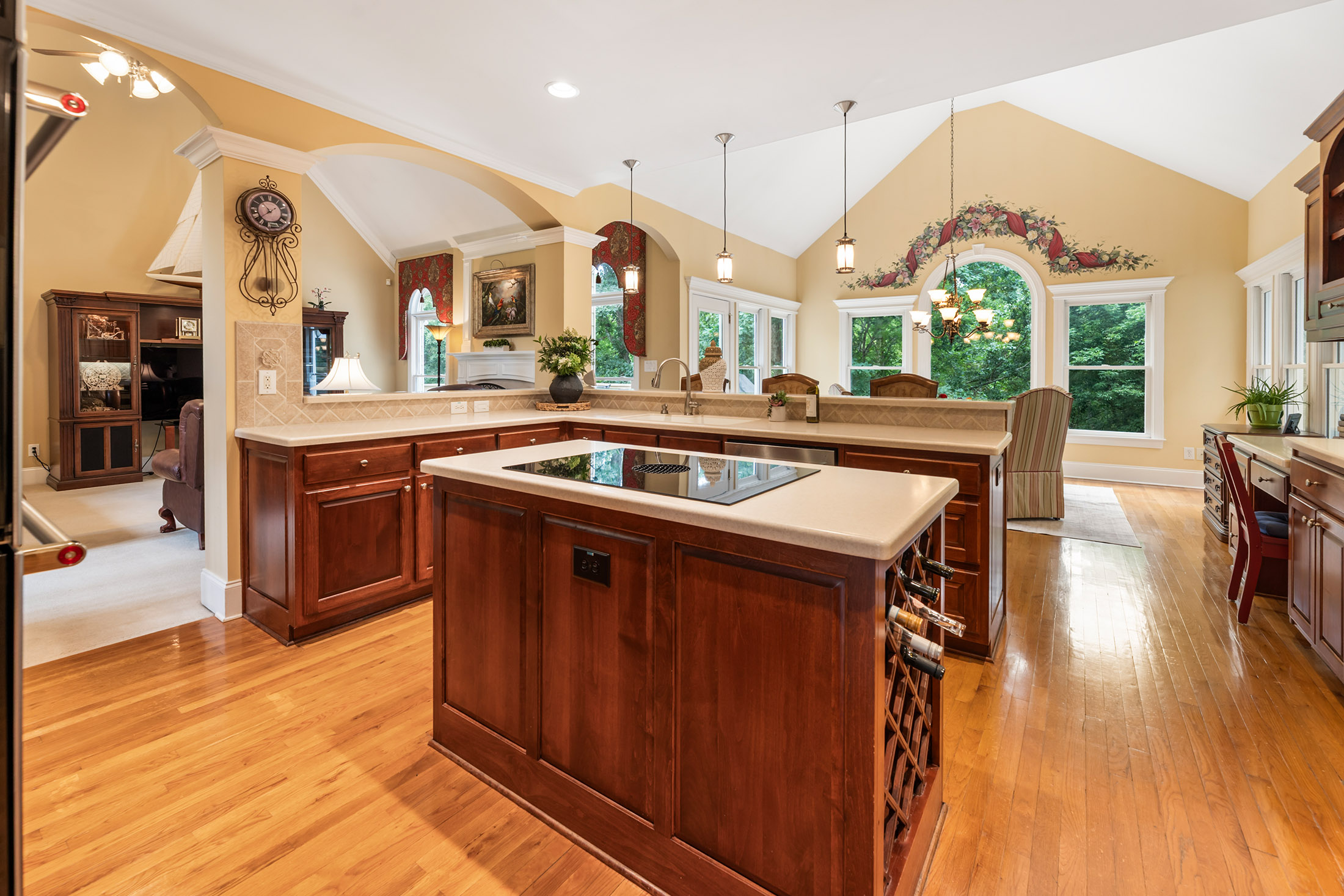  Tucked Among Mature Hardwoods on a Private 1.25+/- Acre River Lot - 物件實景