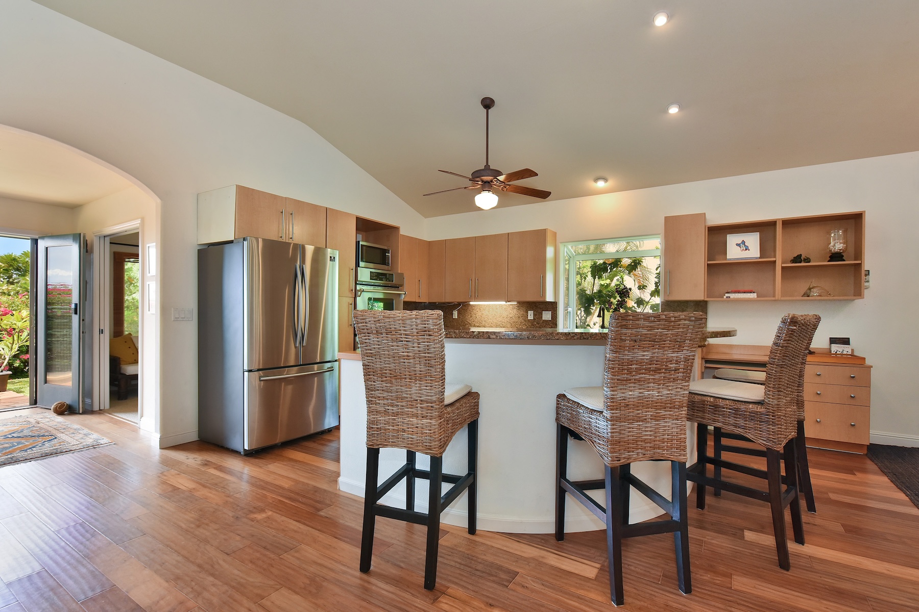  Fantastic ocean and island views from spacious two-story home - 物件實景