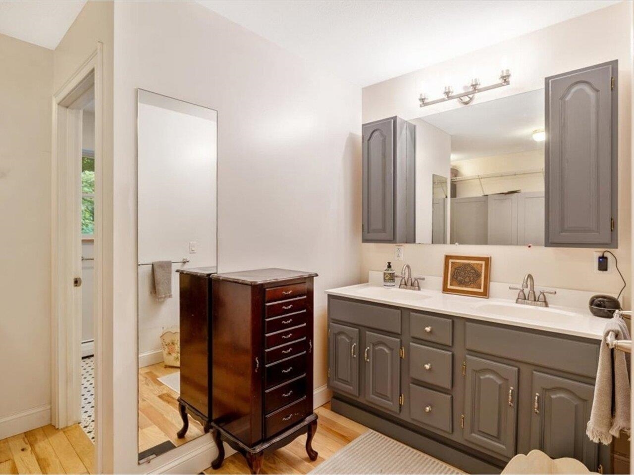 Georgia, Vermont, 05478, United States, 4 Bedrooms Bedrooms, ,2 BathroomsBathrooms,Residential,For Sale,1950830