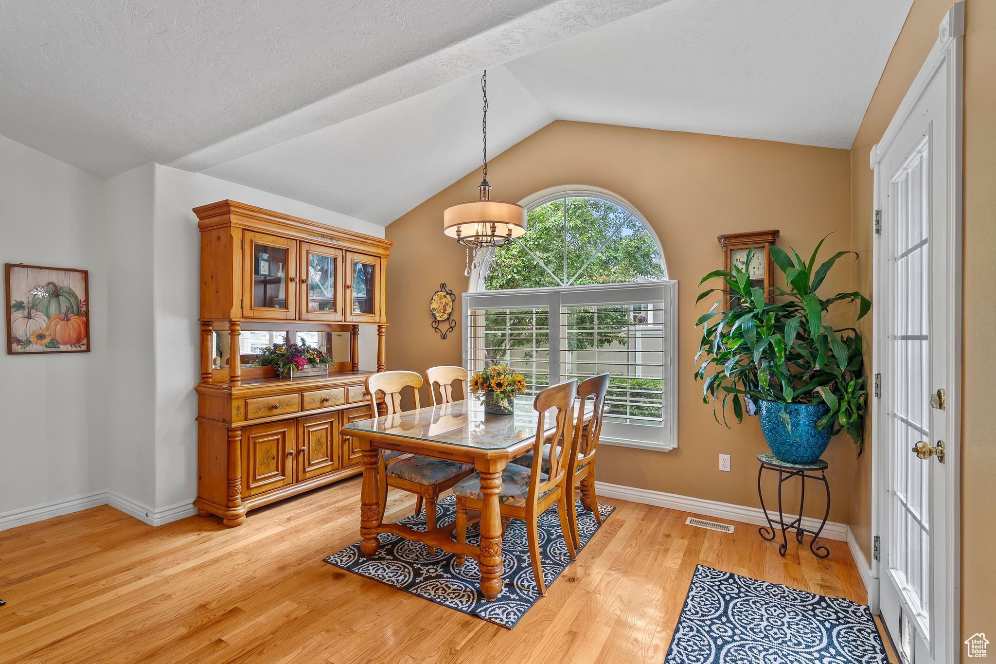 Heber City, Utah, 84032, United States, 5 Bedrooms Bedrooms, ,3 BathroomsBathrooms,Residential,For Sale,1836891