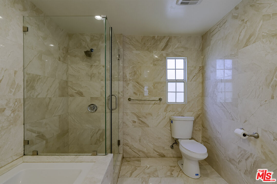 1232 Westchester Pl, Los Angeles, California, 90019, United States, 5 Bedrooms Bedrooms, ,5 BathroomsBathrooms,Residential,For Sale,1232 Westchester Pl,1662622
