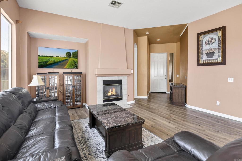 Temecula, California, 92592, United States, 3 Bedrooms Bedrooms, ,2 BathroomsBathrooms,Residential,For Sale,1872401